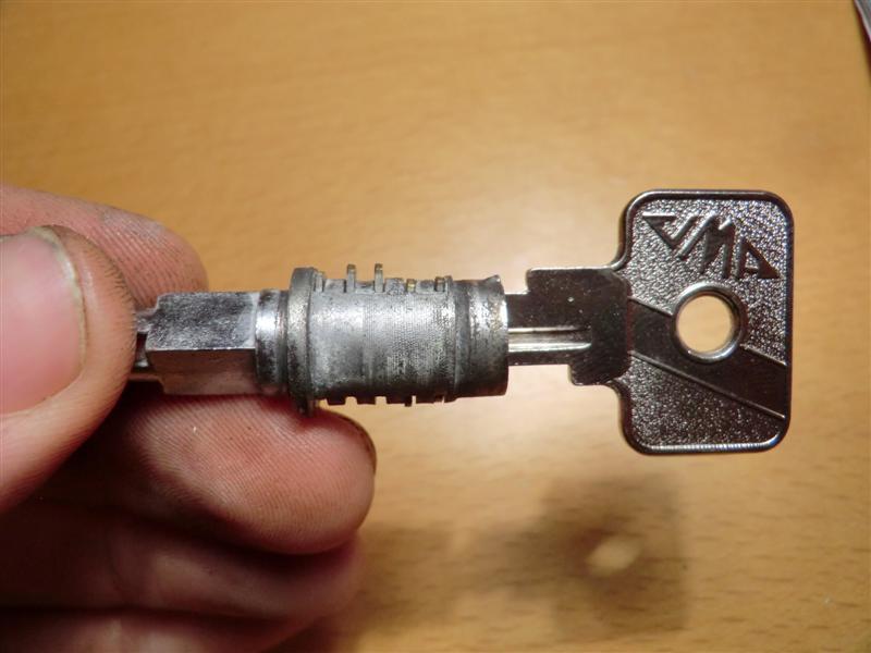 comprobación dientes de llaves en cerradura