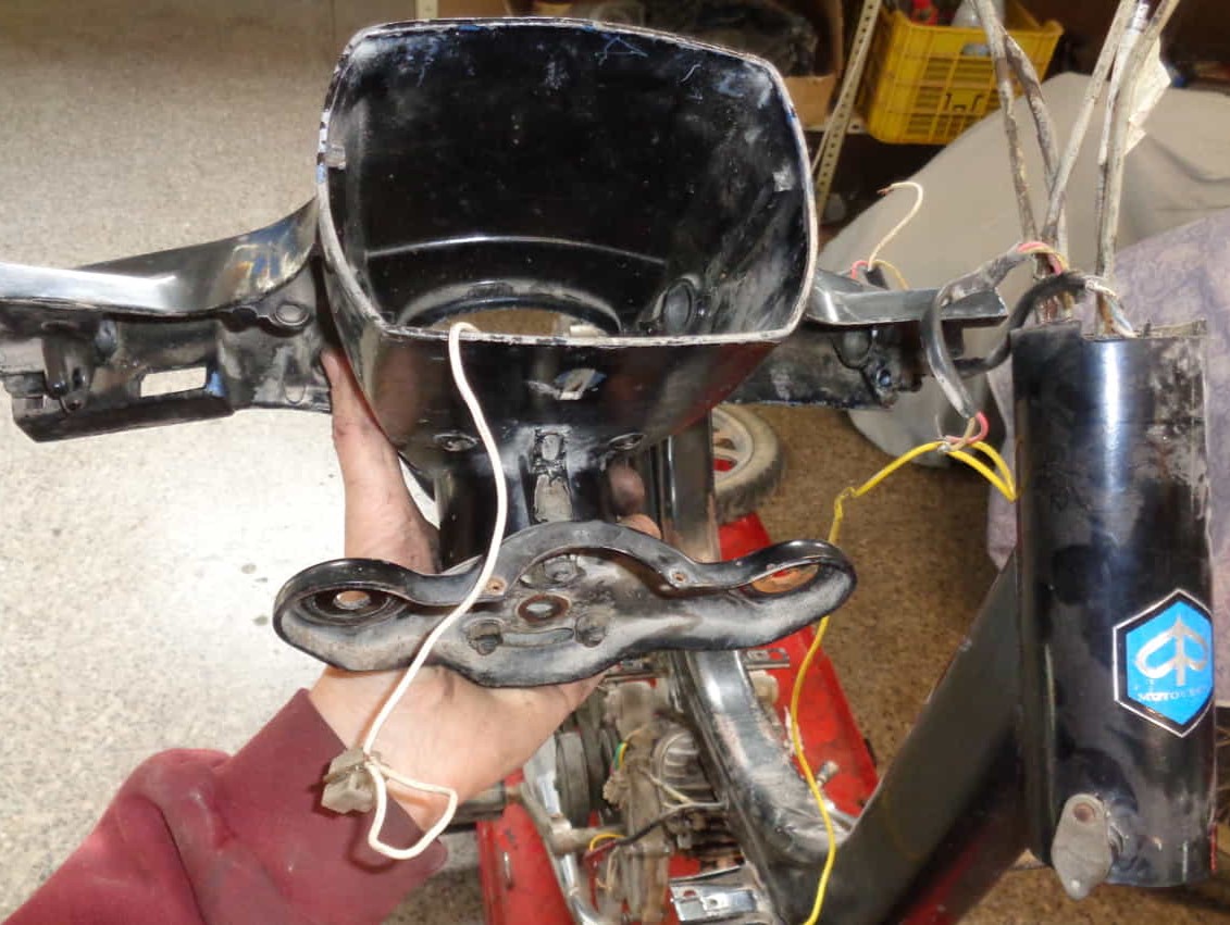 manillar y tija superior de vespino desmontado