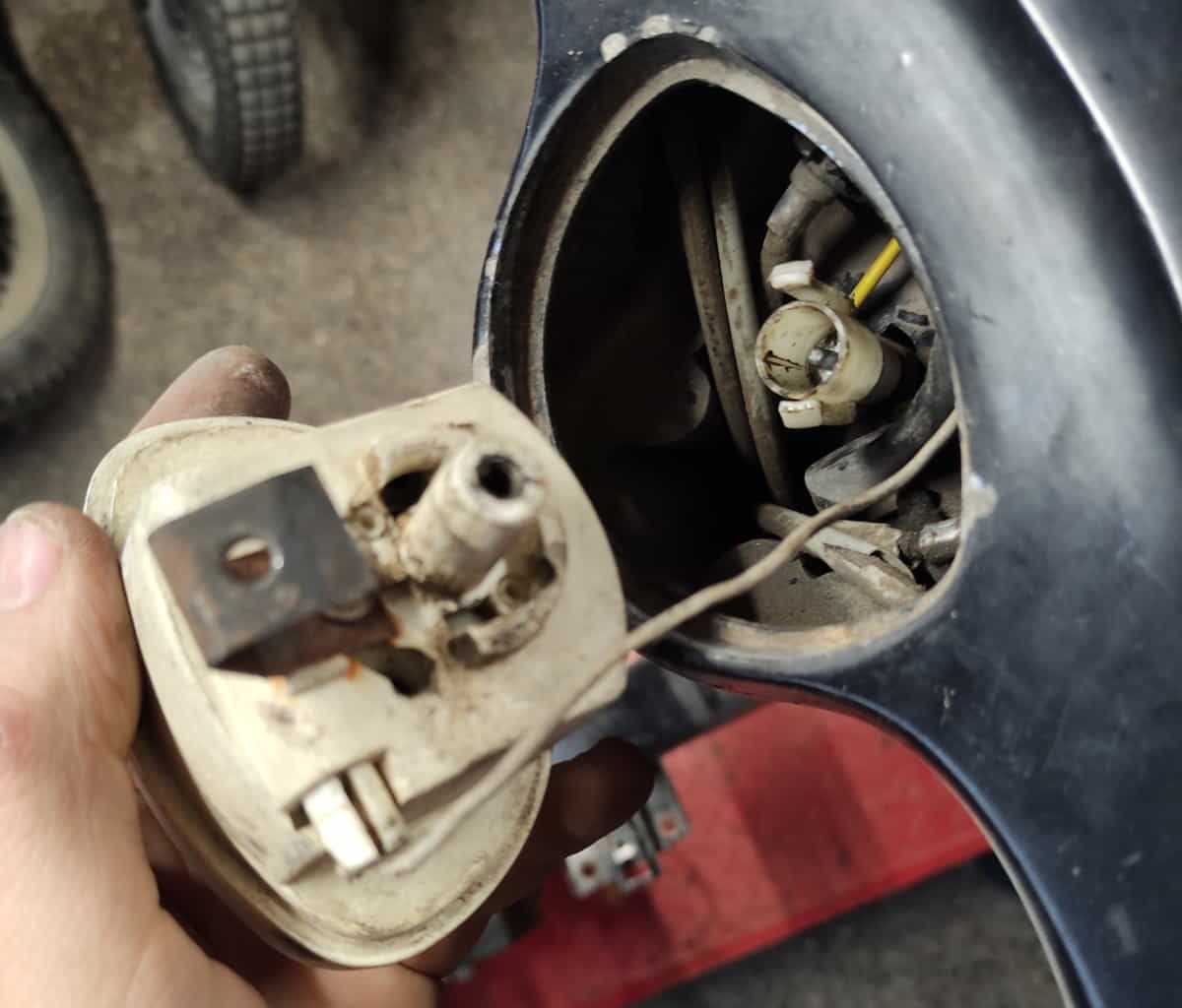 parte inferior cuentakilómetros vespino