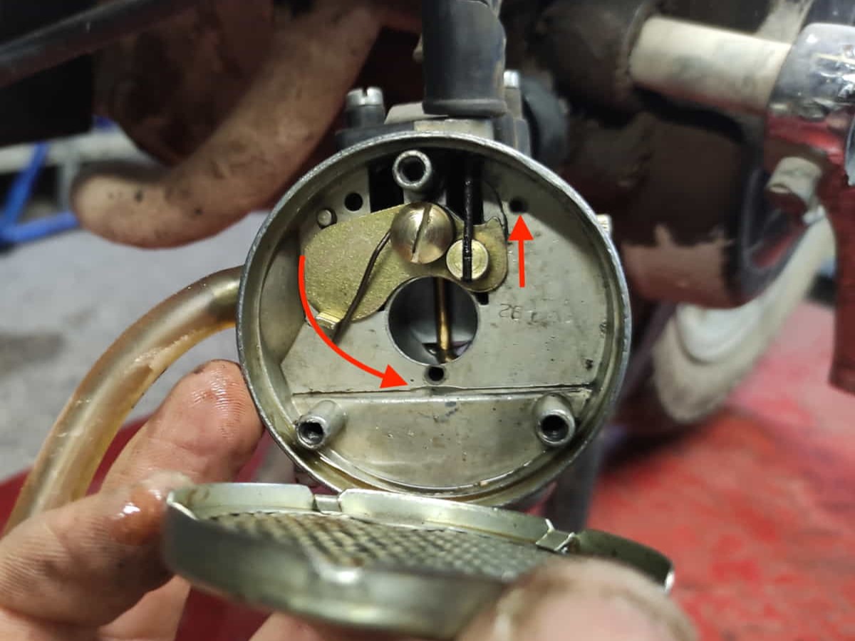 Maniobra soltar cable aire carburador dellorto