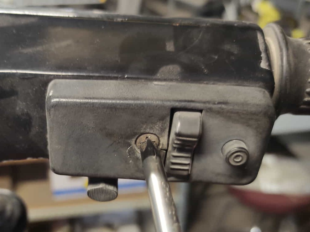 Aflojar mando luces vespino