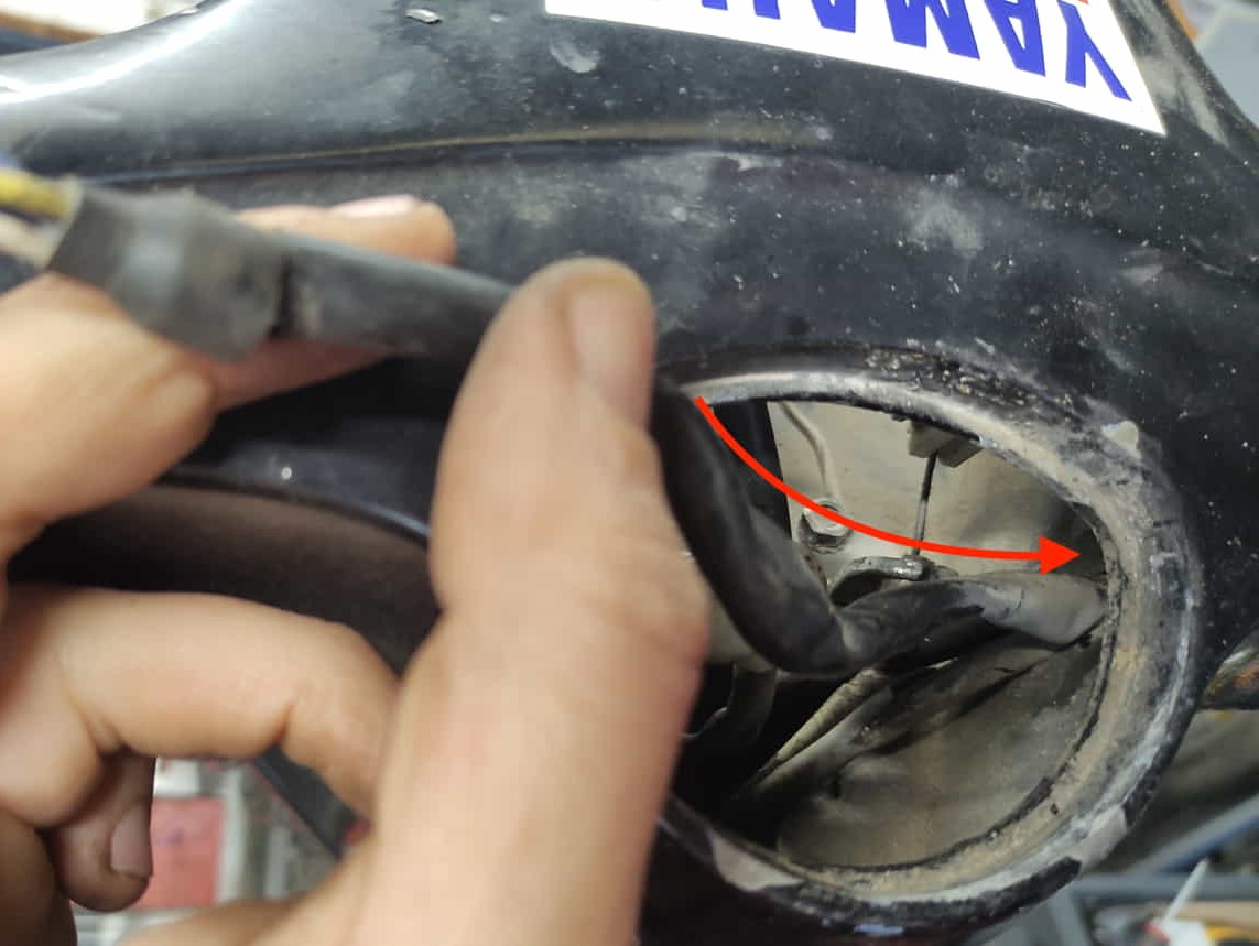 dirección extracción cables mando luces vespino sc