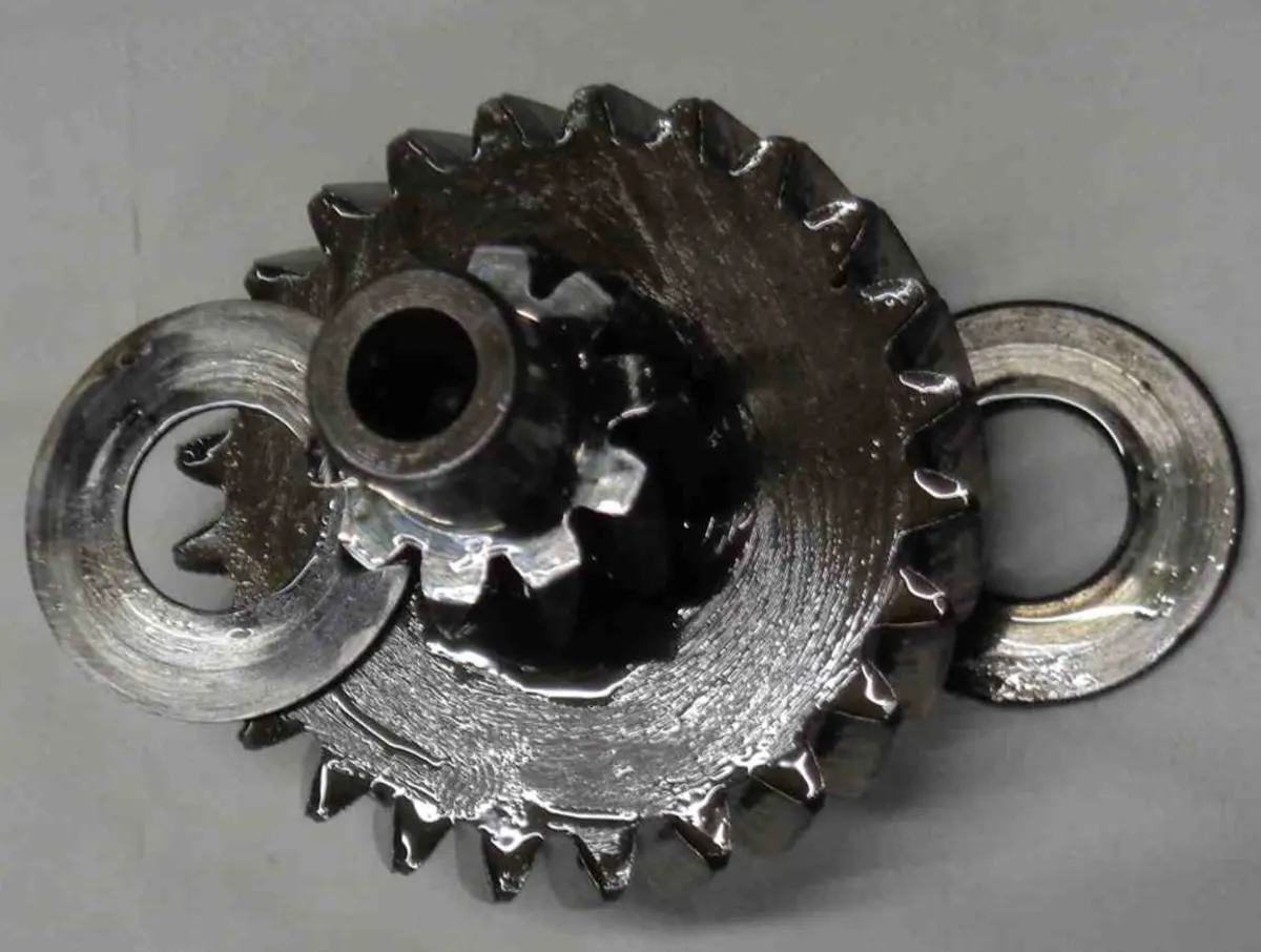 Engranaje secundario vespino con arandelas reductoras