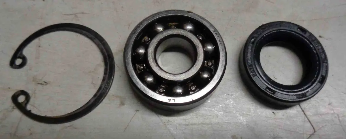 Rodamiento circlip y retén reductora vespino