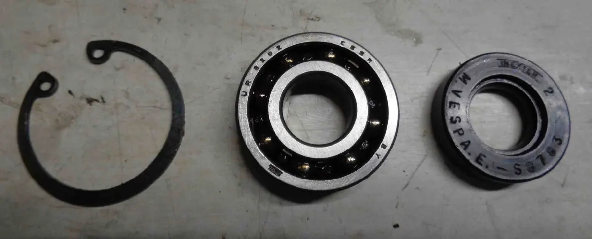 Rodamiento circlip y retén reductora vespino