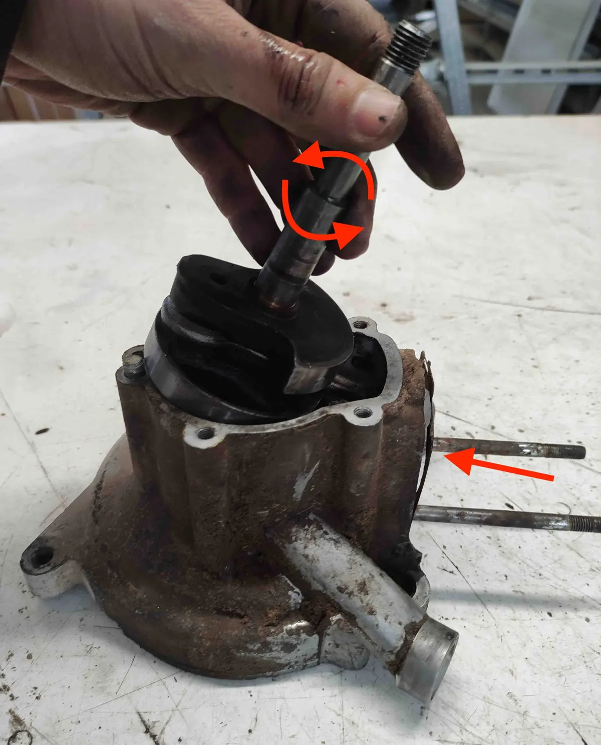 Moviminento para 
extraer el cigüeñal vespino 