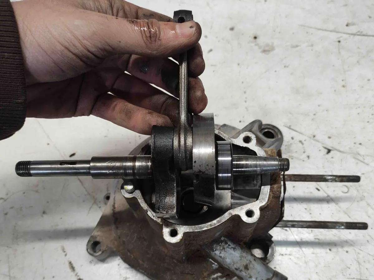 cigüeñal de vespino desmontado