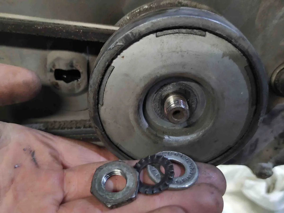 Tuercas y arandelas variador vespino