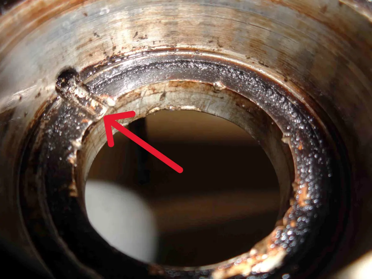 Orificio de engrase de rodamiento cigüeñal vespino