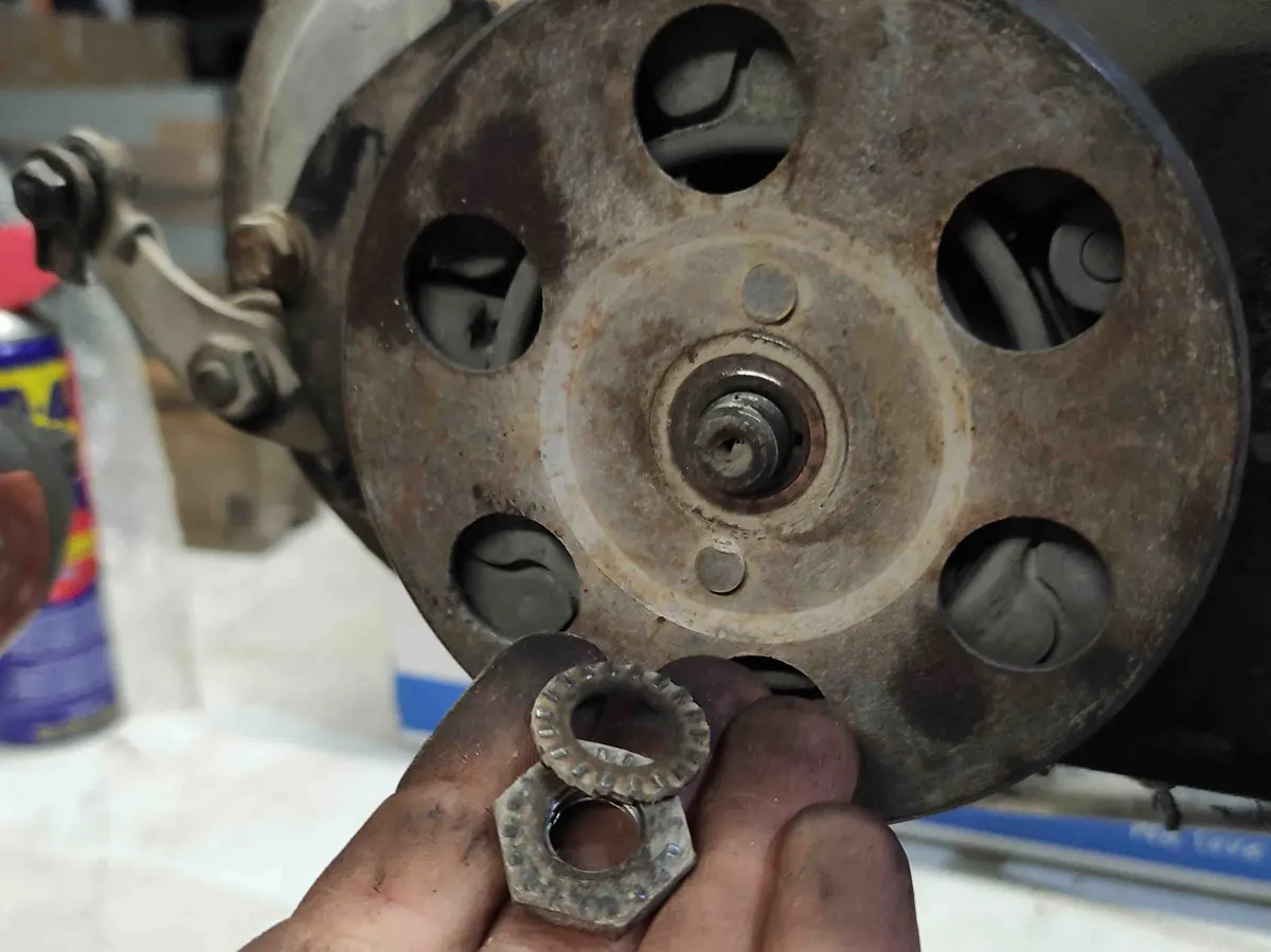 tuercas campana embrague vespino