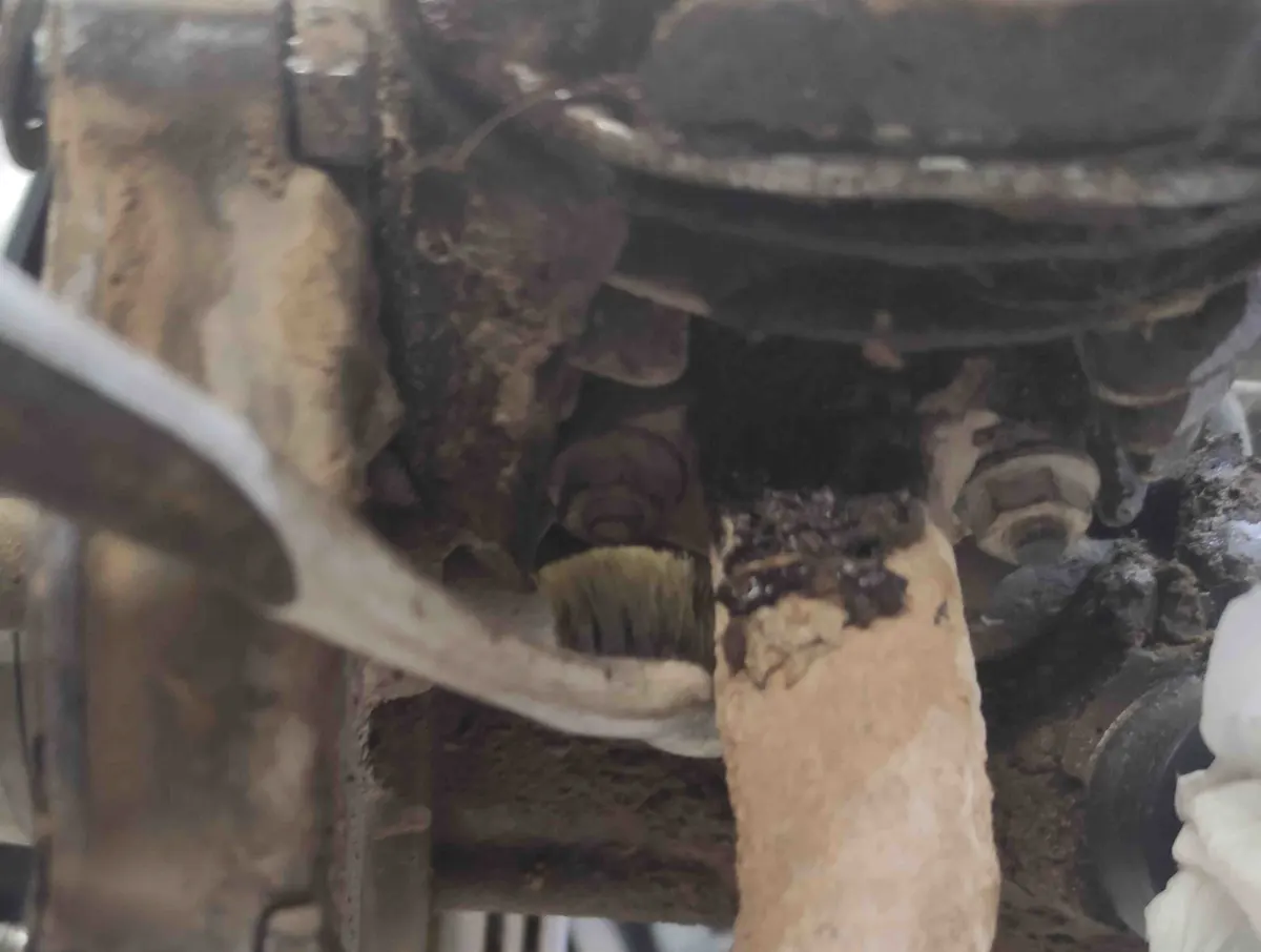 limpieza tornillos escape vespino