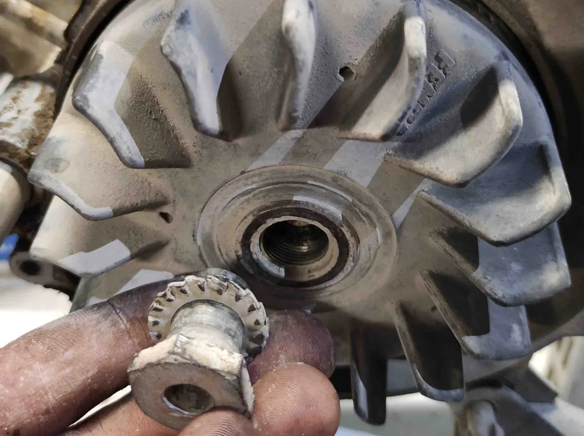 extracción tuerca volante encendido vespino