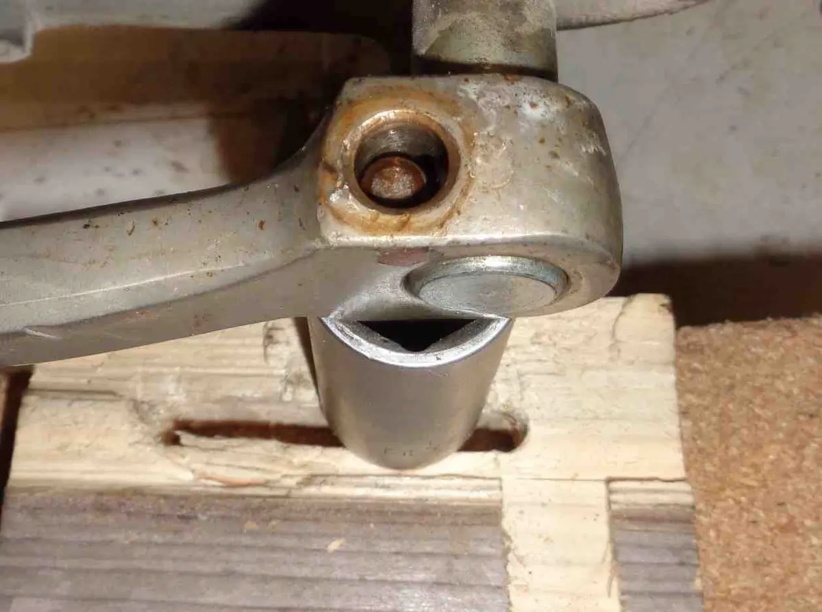 Sacar pasador pedales vespino