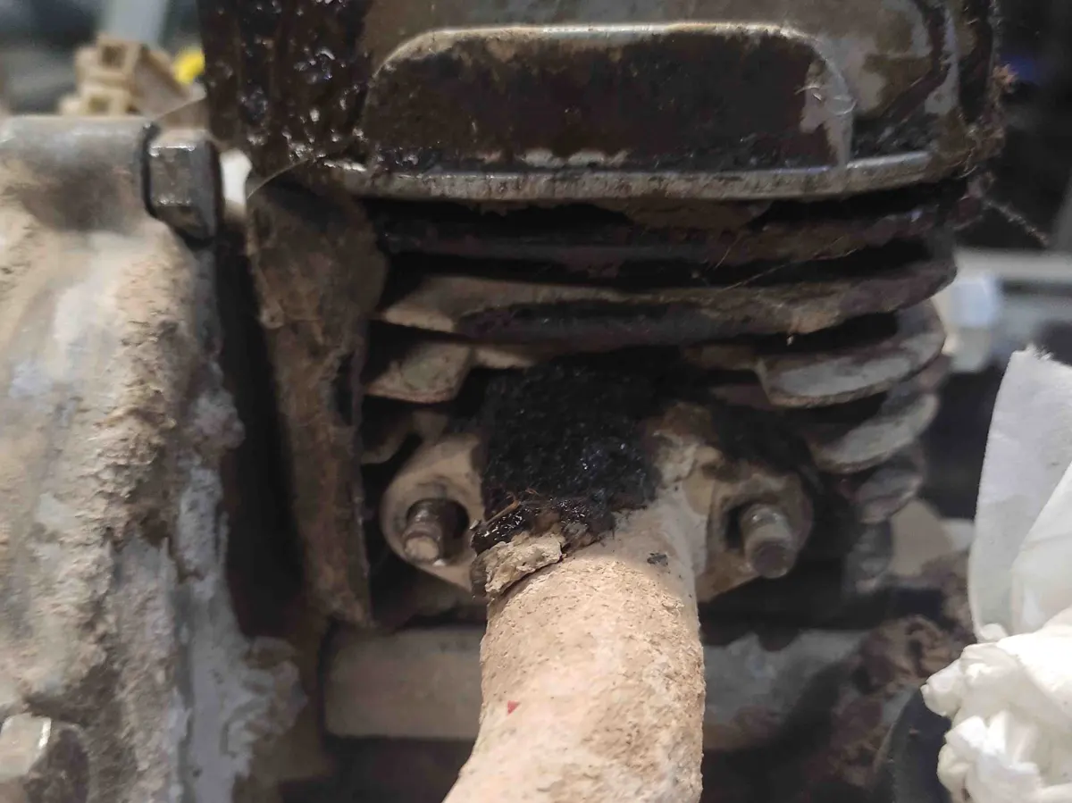 Tornillos escape vespino sin tuercas