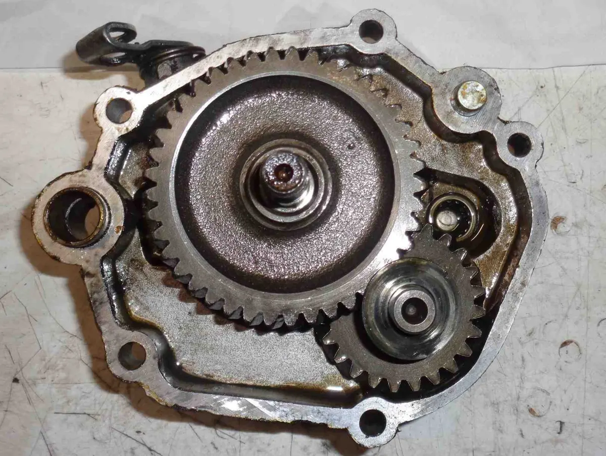 engranajes de reductora de vespino limpio para desmontar