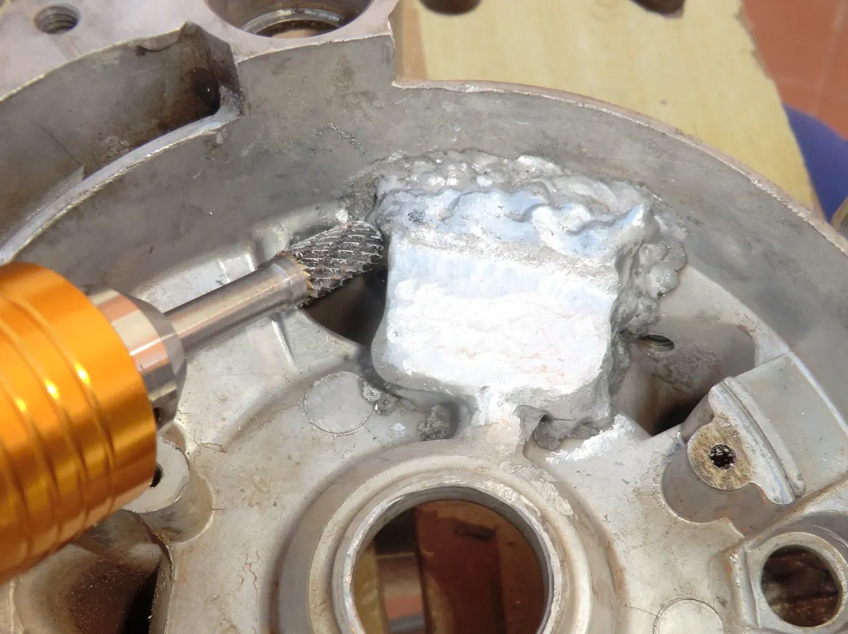 Proceso de eliminación de exceso de aliminio 