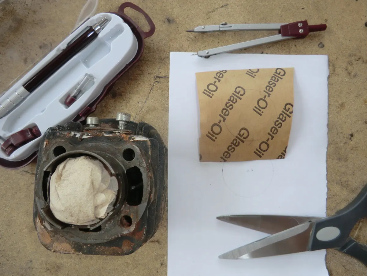 Detelle de material necesario para la realización de una junta de cilindro de vespino