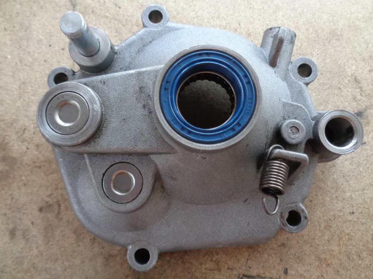 Carter reductora vespino con retén nuevo montado