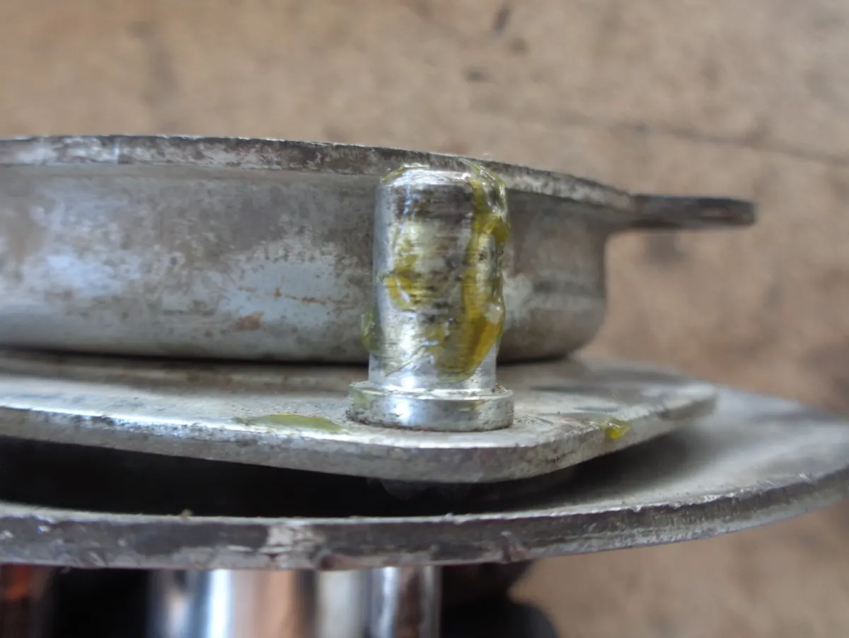 Pivote giro de las zapatas de embrague de vespino engrasado listo para montar la mordaza