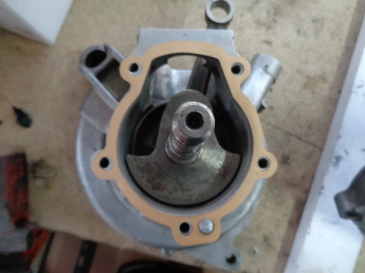 Semicarter de vespino con cigüeñal y junta de motor nueva listo para montarse