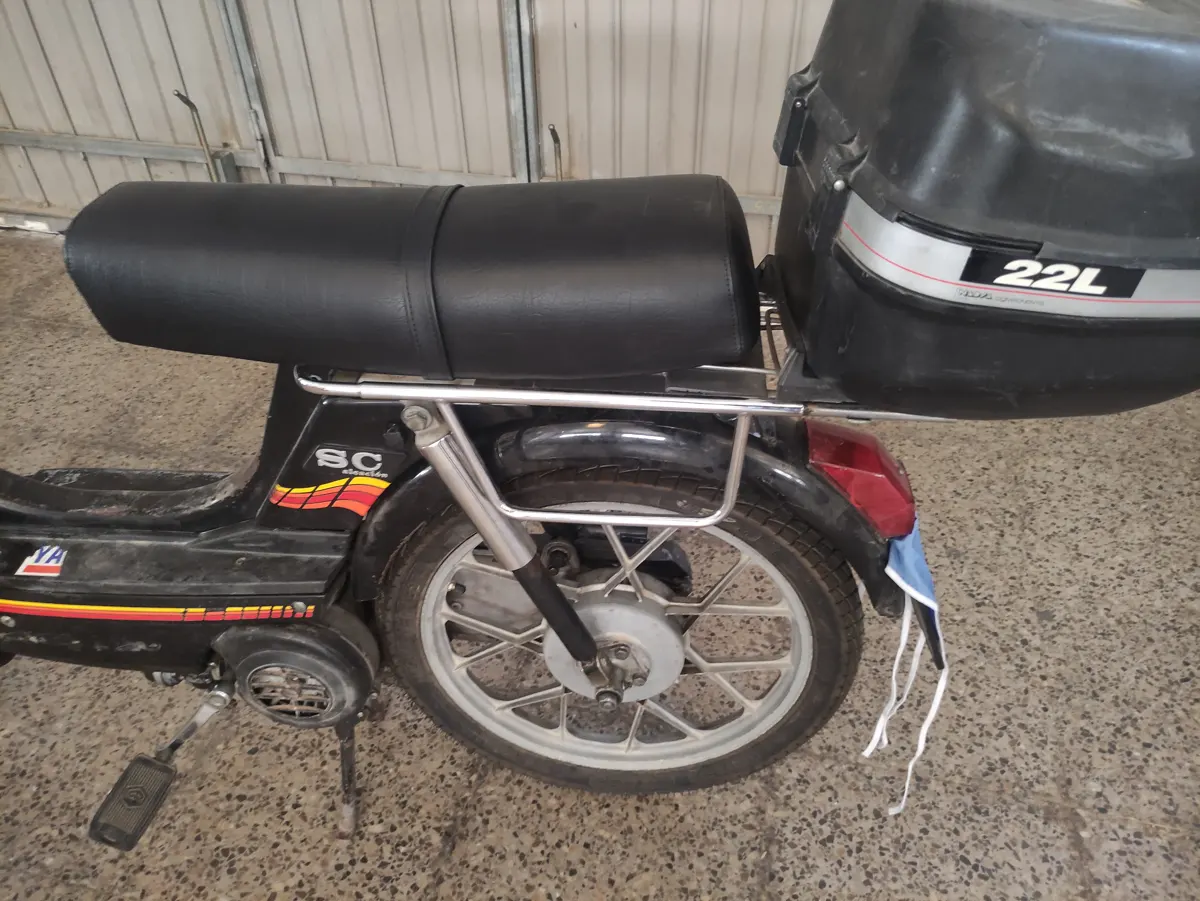 Vespino restaurado vista asiento y portabultos