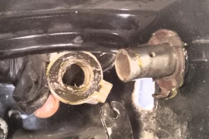 Detalle de la cara de la leva del sistema bici-moto de Vespino engrasado previo a montarlo en el mando del Vespino