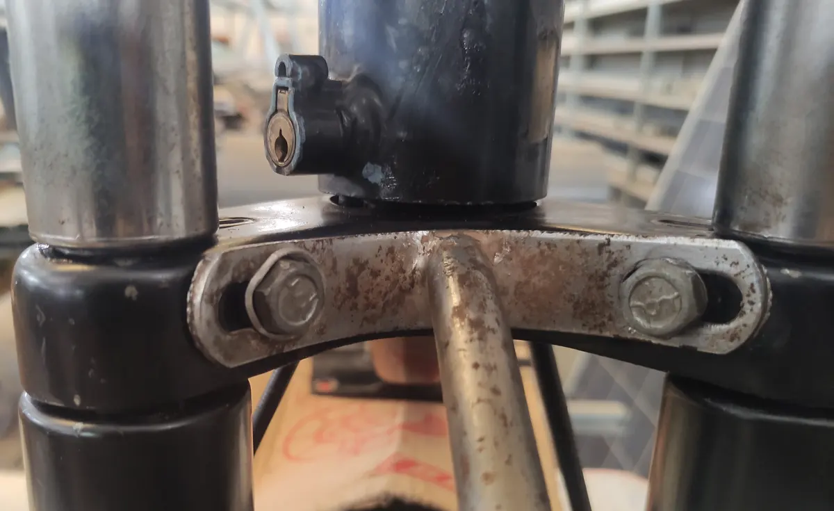 Anclaje inferior de portabultos de Vespino
