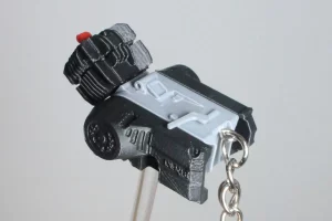 Vista perspectiva de llavero de Derbi Variant Botón Rojo