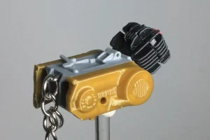 Vista perspectiva de llavero de Derbi Variant América