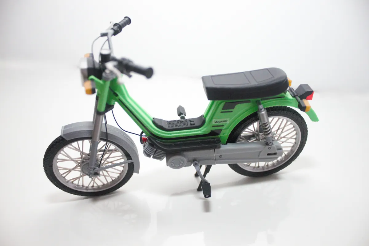 detalles de la maqueta de Derbi Variant de 1977