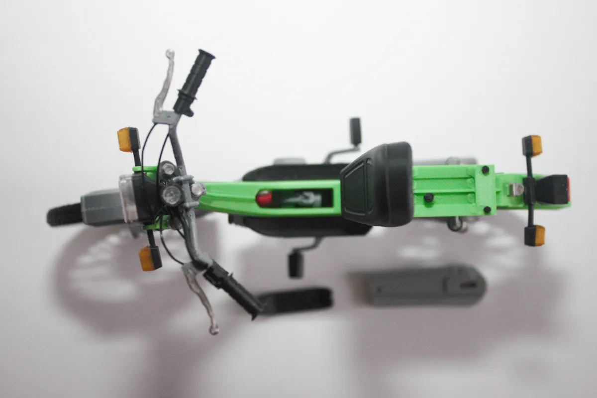 vista cenital de la maqueta de la derbi variant de 1977 sin tapa de carburador