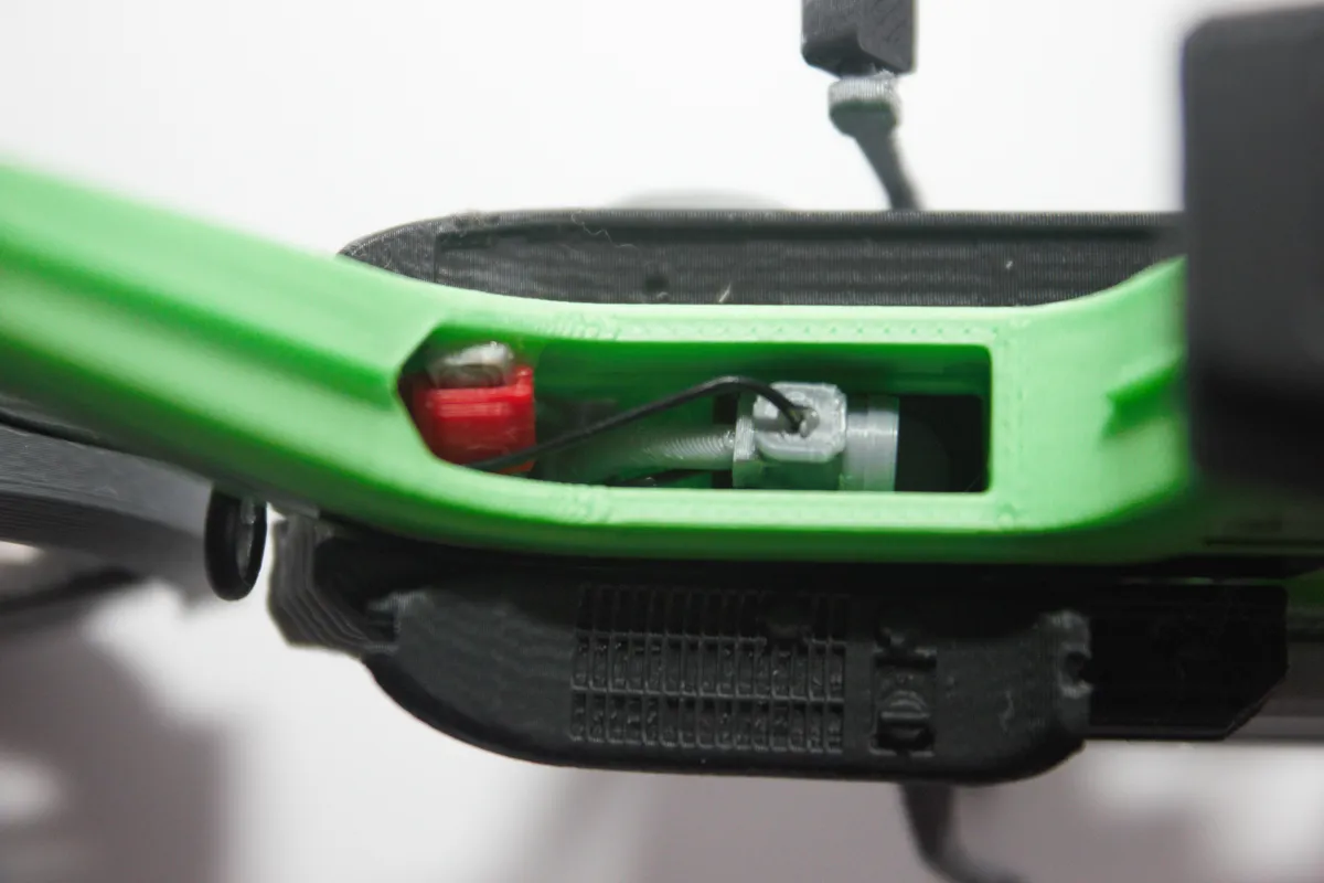 detalles dedel carburador y bobina de la la maqueta de Derbi Variant de 1977