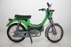 Maqueta Derbi Dariant 77 vista lado derecho