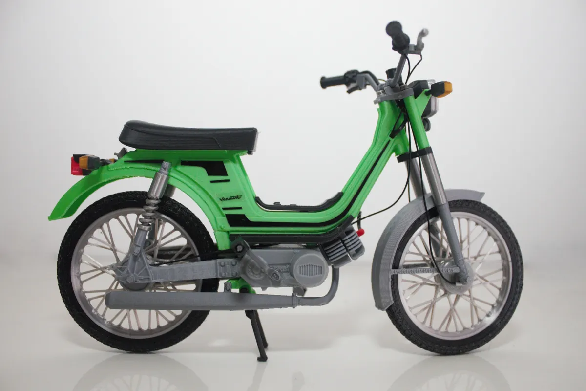 Maqueta Derbi Dariant 77 vista lado derecho