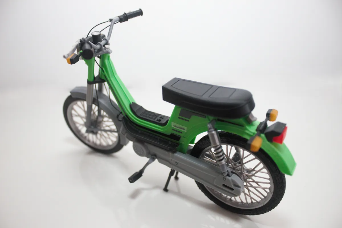 Maqueta Derbi Dariant 77 vista detalle trasera izquierda